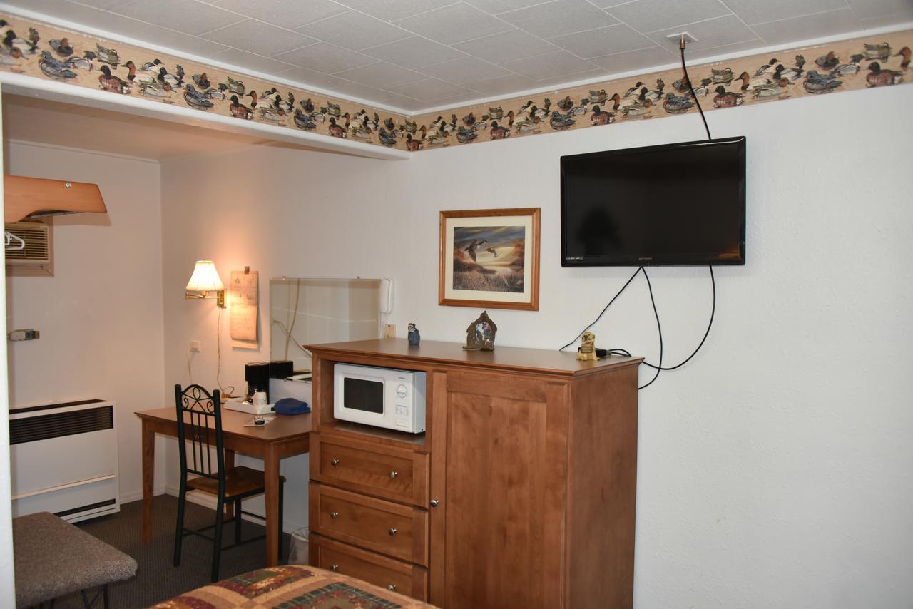 Royals Inn Motel Malta Exterior photo